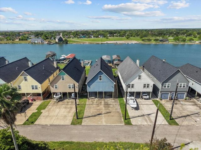 209 S Front Street, Freeport, TX 77541