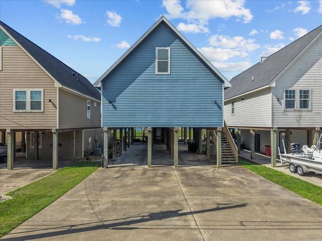 209 S Front Street, Freeport, TX 77541