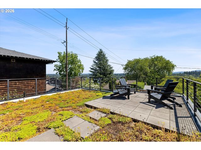 7608 S HOOD Ave, Portland, OR 97219