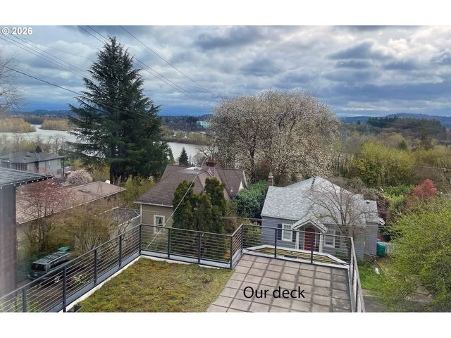 7608 S HOOD Ave, Portland, OR 97219