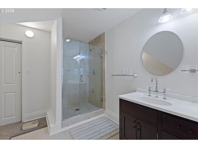 7608 S HOOD Ave, Portland, OR 97219