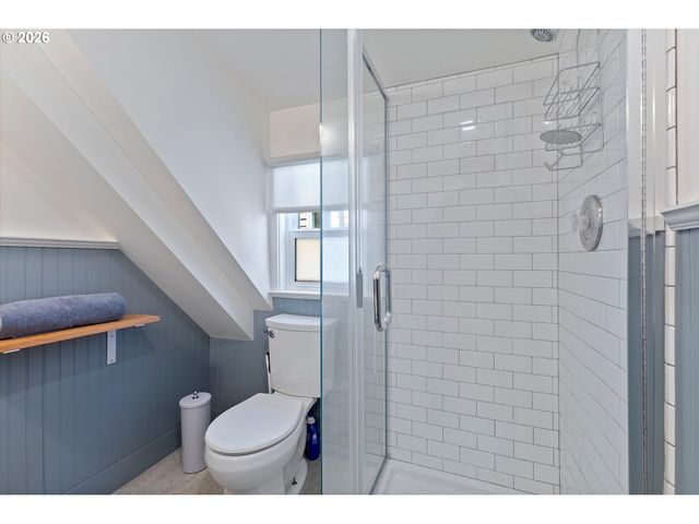 7608 S HOOD Ave, Portland, OR 97219