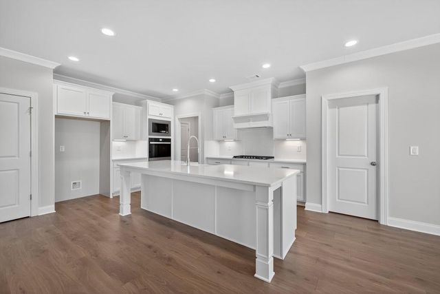 5662 Evelyn Lane, Flowery Branch, GA 30542