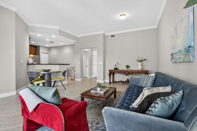 16102 Emerald Estates Drive 325, Weston, FL 33331