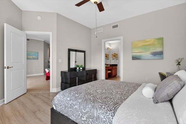 16102 Emerald Estates Drive 325, Weston, FL 33331