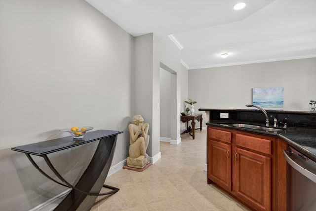 16102 Emerald Estates Drive 325, Weston, FL 33331