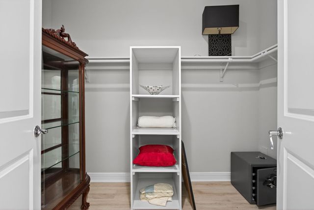 16102 Emerald Estates Drive 325, Weston, FL 33331