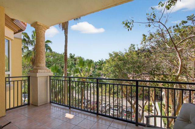 16102 Emerald Estates Drive 325, Weston, FL 33331