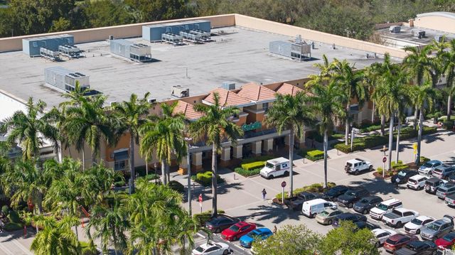 16102 Emerald Estates Drive 325, Weston, FL 33331