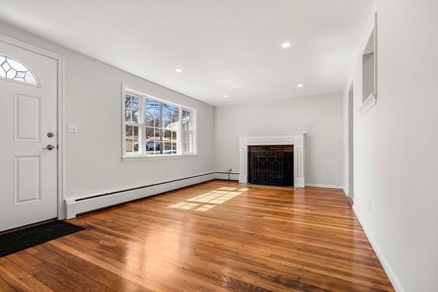 206 Dale Street, North Andover, MA 01845