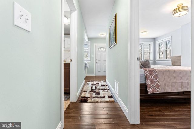 207 E PARK AVE, Maple Shade, NJ 08052