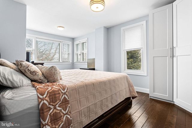 207 E PARK AVE, Maple Shade, NJ 08052