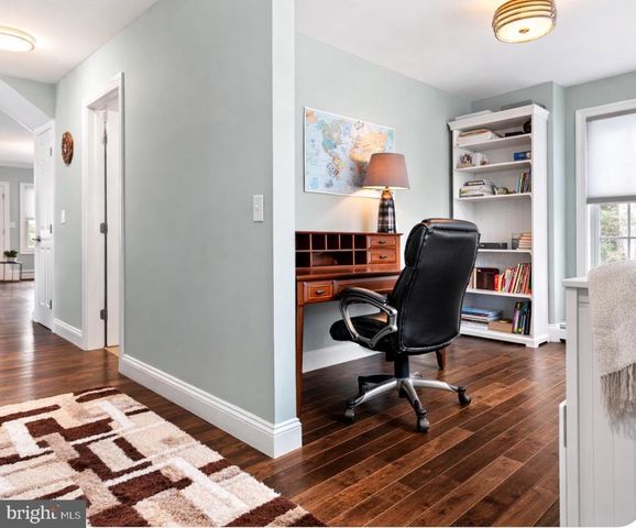 207 E PARK AVE, Maple Shade, NJ 08052