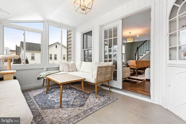 207 E PARK AVE, Maple Shade, NJ 08052