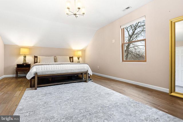 207 E PARK AVE, Maple Shade, NJ 08052