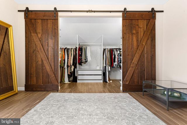 207 E PARK AVE, Maple Shade, NJ 08052