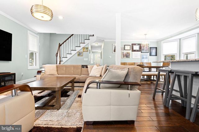 207 E PARK AVE, Maple Shade, NJ 08052