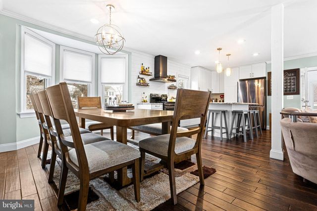 207 E PARK AVE, Maple Shade, NJ 08052