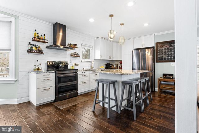 207 E PARK AVE, Maple Shade, NJ 08052