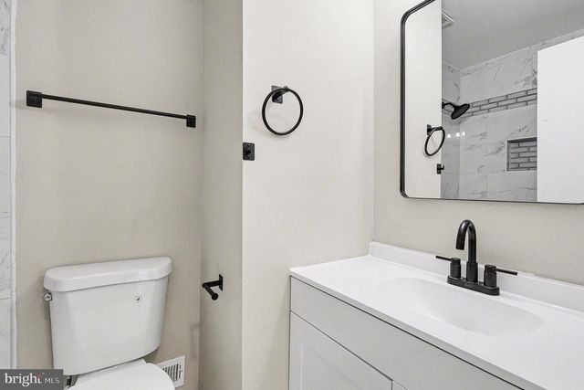 8918 HILLSIDE CT, Landover, MD 20785