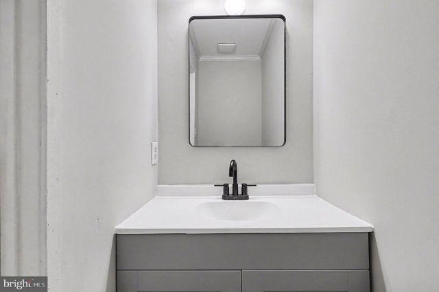 8918 HILLSIDE CT, Landover, MD 20785