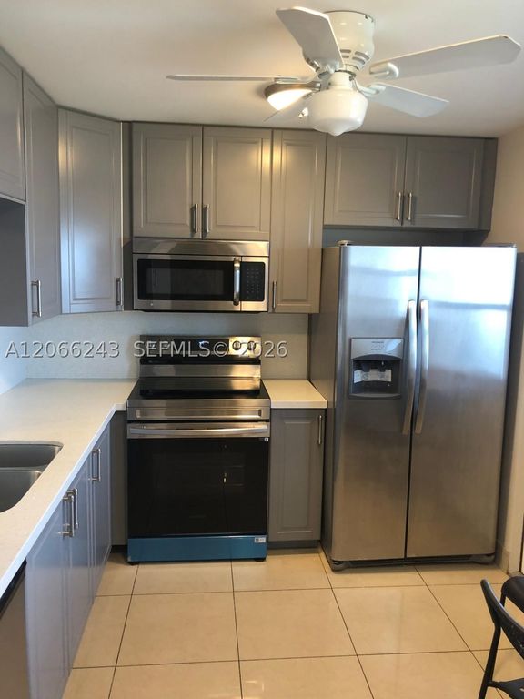 319 NE 14th Ave 707, Hallandale Beach, FL 33009
