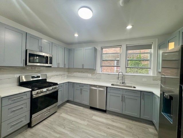 6724 N Campbell Avenue 2, Chicago, IL 60645
