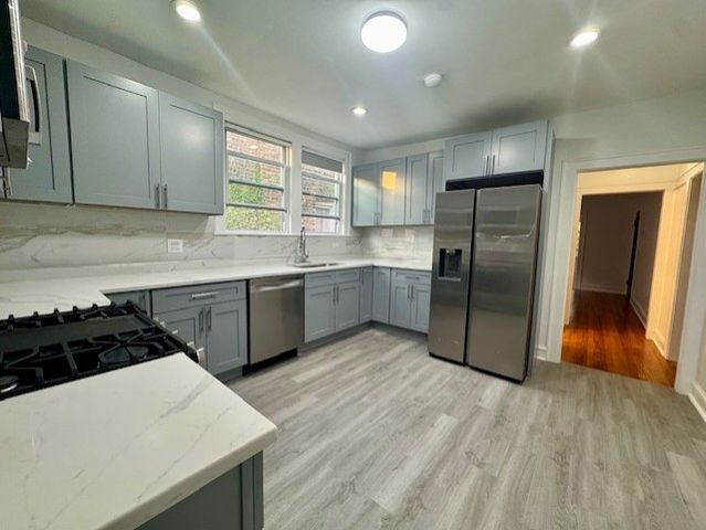 6724 N Campbell Avenue 2, Chicago, IL 60645