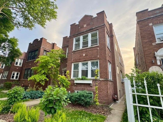 6724 N Campbell Avenue 2, Chicago, IL 60645