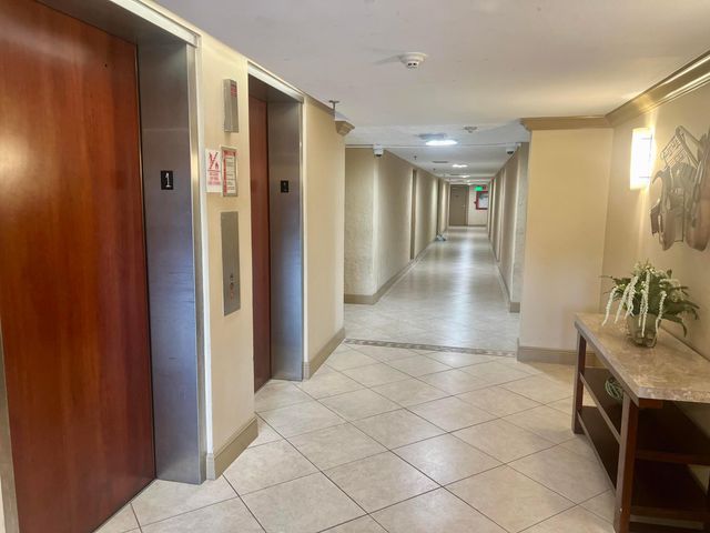 9235 SW 8th Street 304, Boca Raton, FL 33428
