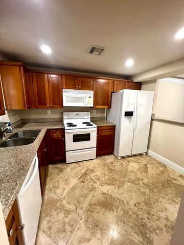 9235 SW 8th Street 304, Boca Raton, FL 33428