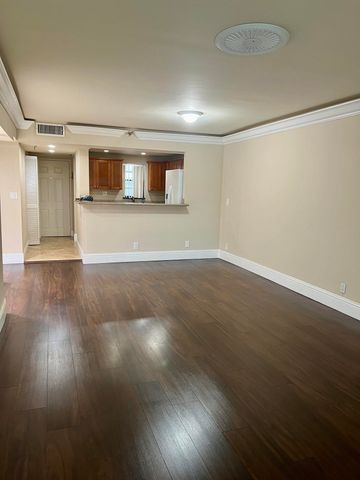 9235 SW 8th Street 304, Boca Raton, FL 33428