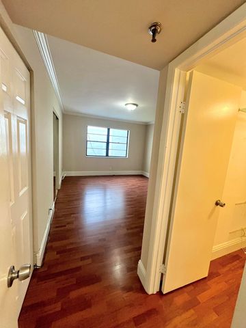 9235 SW 8th Street 304, Boca Raton, FL 33428