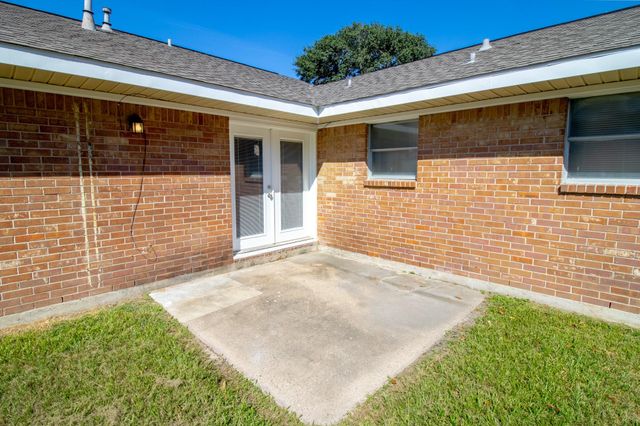 2202 Cherrybrook Lane, Pasadena, TX 77502