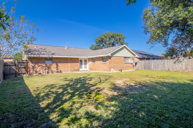 2202 Cherrybrook Lane, Pasadena, TX 77502