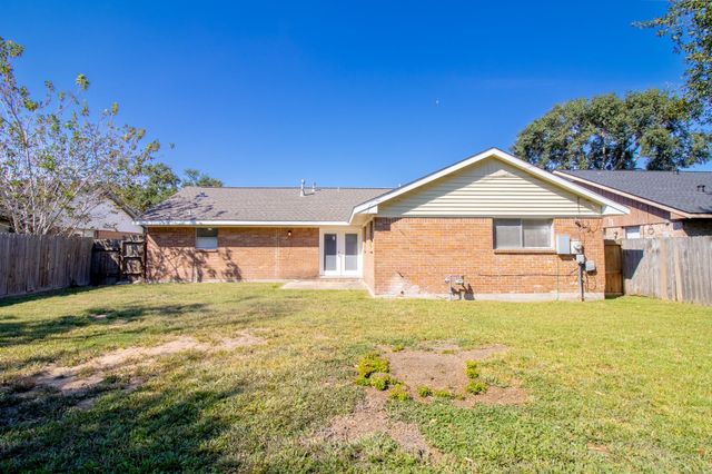 2202 Cherrybrook Lane, Pasadena, TX 77502
