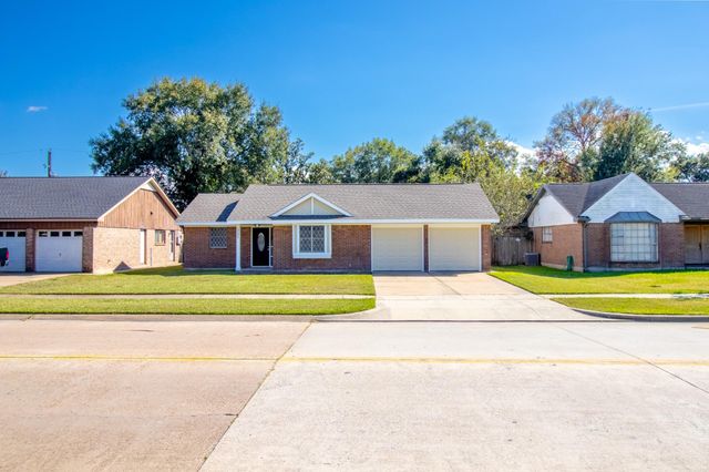 2202 Cherrybrook Lane, Pasadena, TX 77502