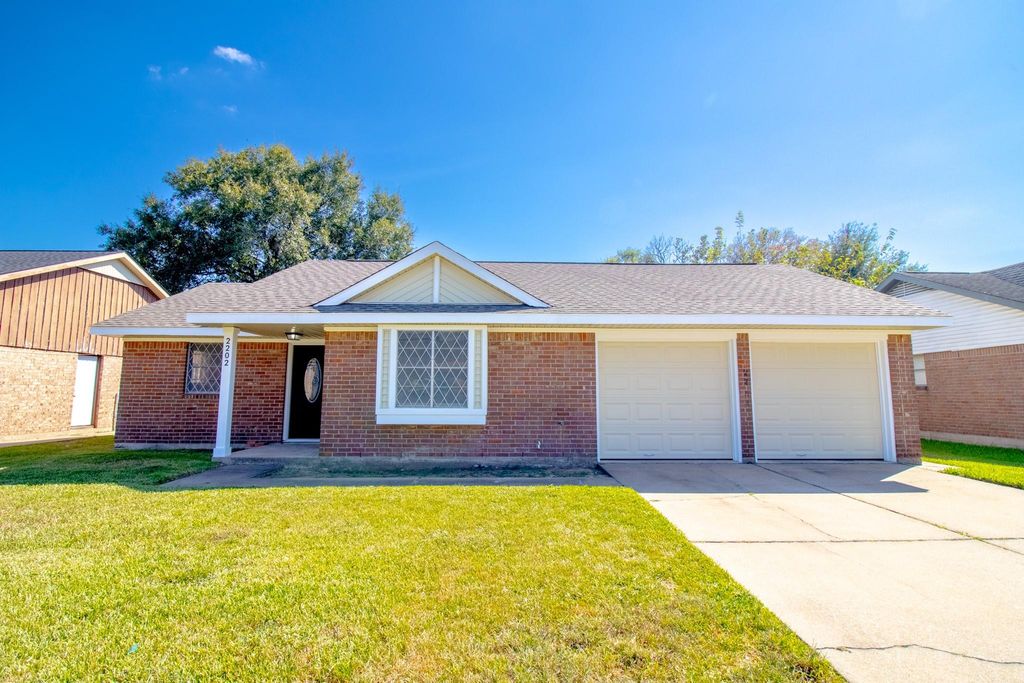 2202 Cherrybrook Lane, Pasadena, TX 77502