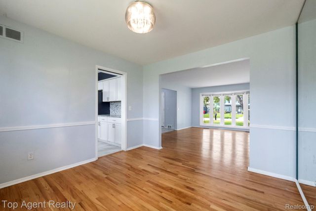 27370 Selkirk Street, Southfield, MI 48076