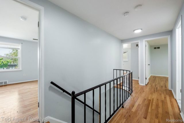 27370 Selkirk Street, Southfield, MI 48076