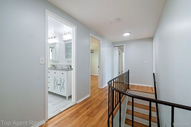 27370 Selkirk Street, Southfield, MI 48076