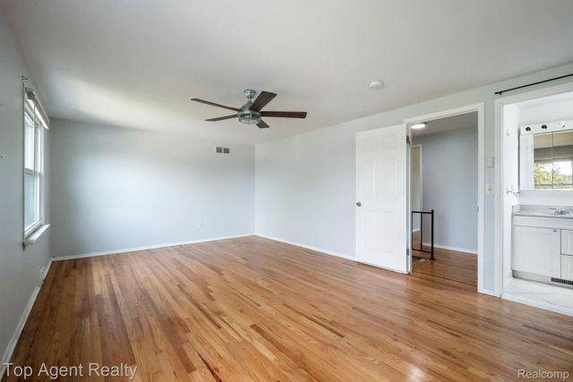27370 Selkirk Street, Southfield, MI 48076