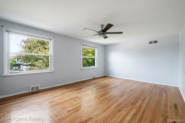 27370 Selkirk Street, Southfield, MI 48076