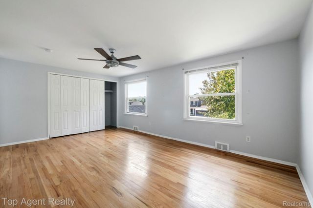 27370 Selkirk Street, Southfield, MI 48076