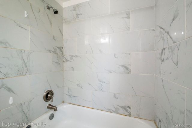 27370 Selkirk Street, Southfield, MI 48076