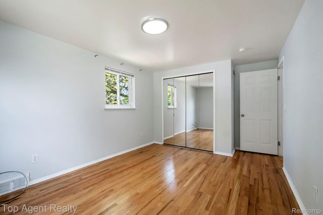 27370 Selkirk Street, Southfield, MI 48076
