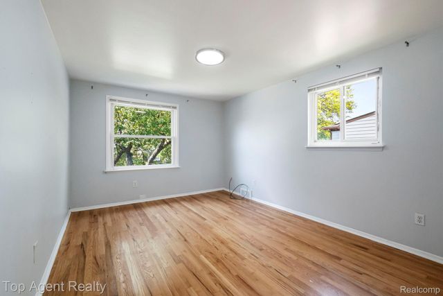 27370 Selkirk Street, Southfield, MI 48076
