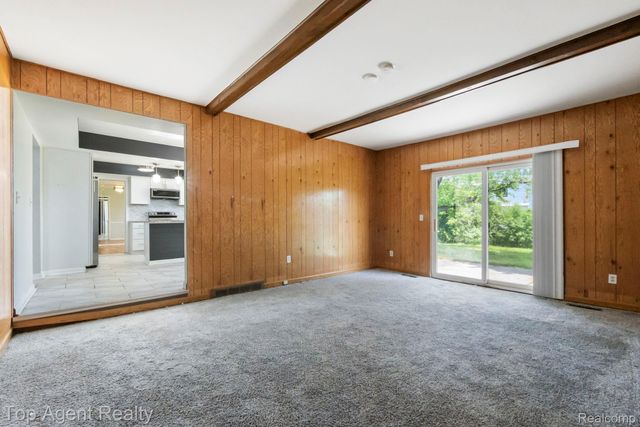 27370 Selkirk Street, Southfield, MI 48076