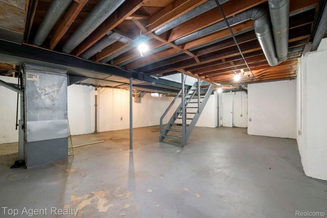 27370 Selkirk Street, Southfield, MI 48076