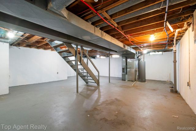 27370 Selkirk Street, Southfield, MI 48076
